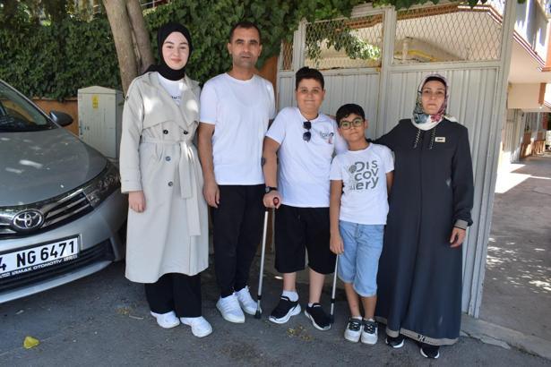 Kanser hastası Yasin, Galatasaraylı futbolcularla tanışmak için yola çıktı