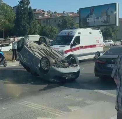 İstanbul - Sarıyer’de takla atan otomobildeki 2 kişi yaralandı