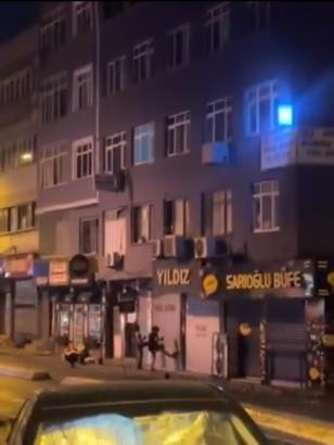 İstanbul - Beyoğlu'nda tamir ettirdiği telefonunun ekranı kırıldı; dükkana tekme ve yumruklarla saldırdı