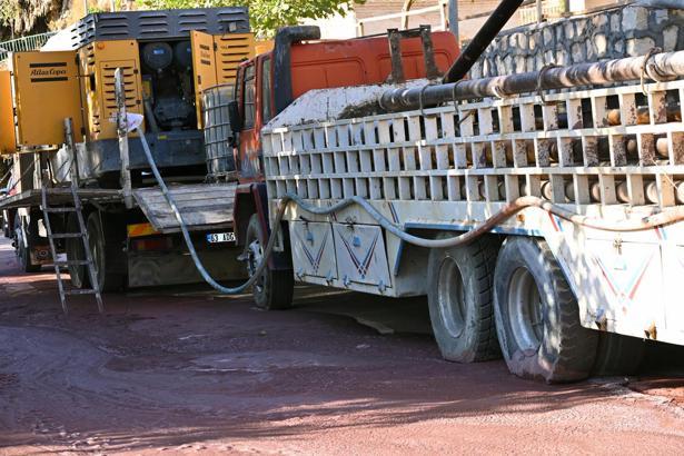 Derik’te zeytin ağaçları için sondaj çalışması başlatıldı