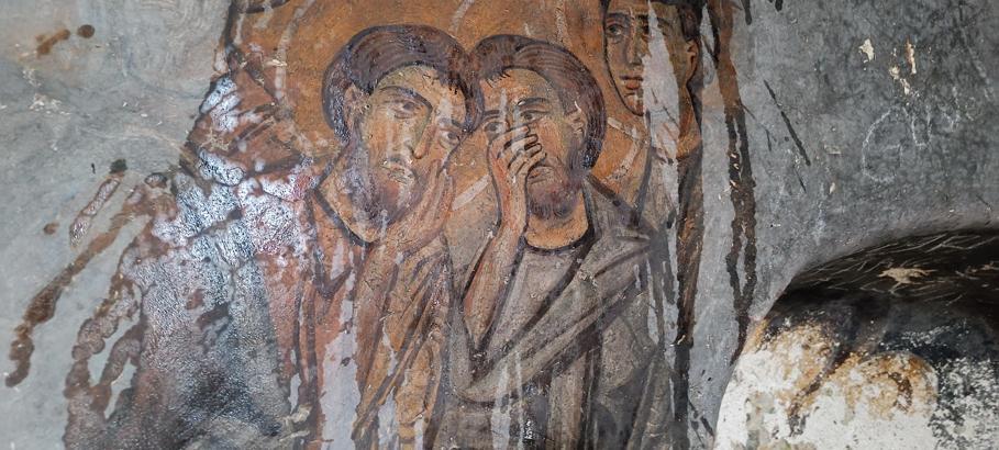 Duvarları tasvirli kayadan oyma kilise, turizme kazandırılmayı bekliyor