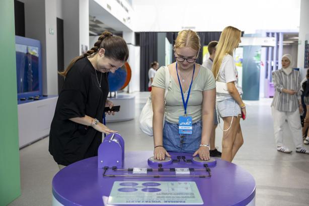 Almanya’dan gelen öğrenciler Mersinli öğrencilerle buluştu