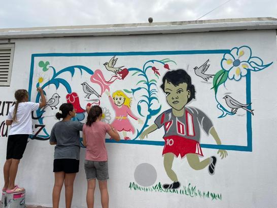 Toprakkale, çocukların fırçasından renkleniyor