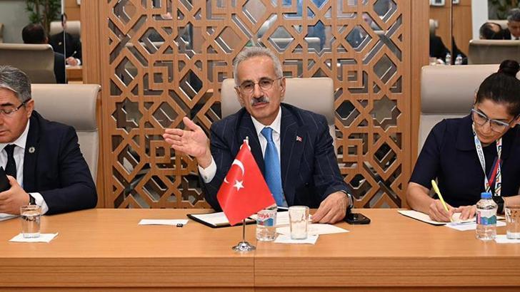 Bakan Uraloğlu, Türkmenistan’da üst düzey yetkililerle bir araya geldi