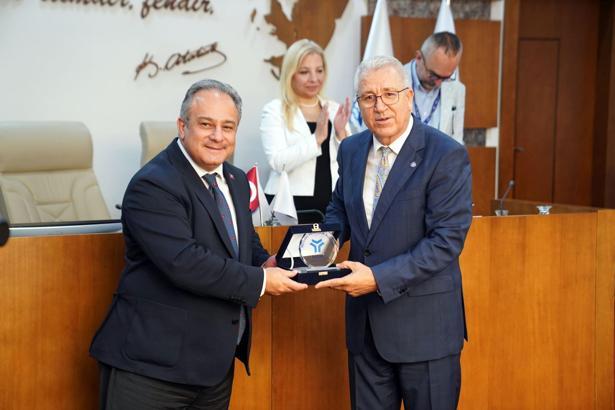 Mesleki Yeterlilik Kurumu Başkanı Dr. Mustafa Necmi İlhan, EÜ'ye konuk oldu