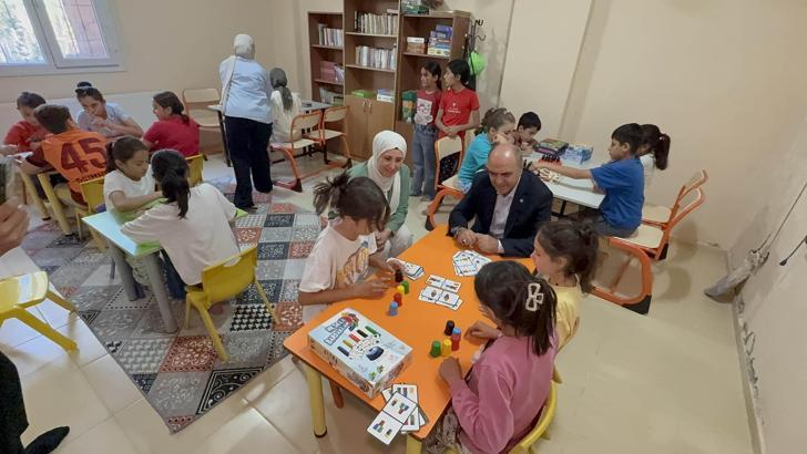 Çocuklar, yaz tatilini ÇATOM’daki zeka oyunlarıyla değerlendiriyor