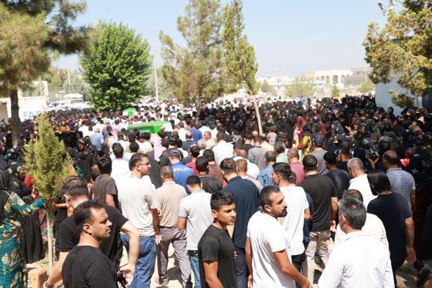 Sivas'taki kazada ölen 4 tarım işçisi, Şanlıurfa'da defnedildi