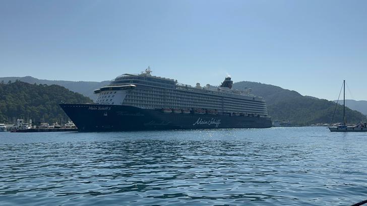 Marmaris'e denizden 2 bin 749 turist