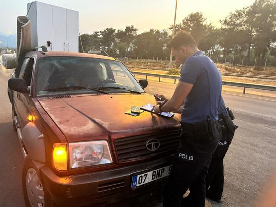Eski nişanlısı 'çalındı' diye şikayet etti, polis ortak alınan aracı trafikte durdurdu