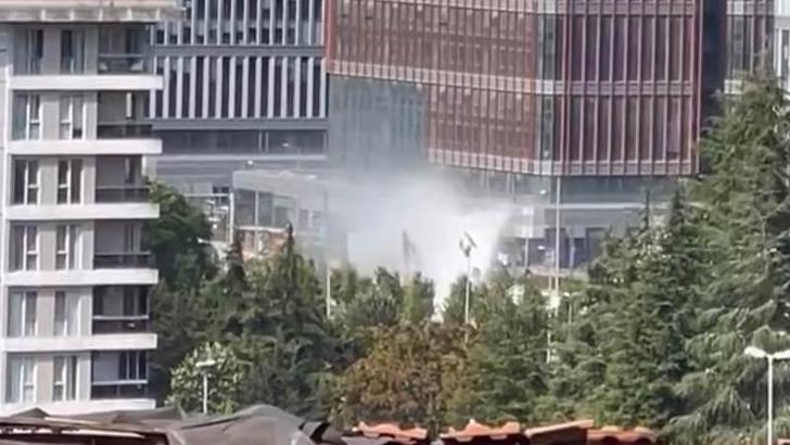 Kağıthane'de İSKİ çalışması sırasında isale borusu patladı