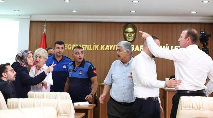 Burdur Belediye Meclis Toplantısı’nda gerginlik