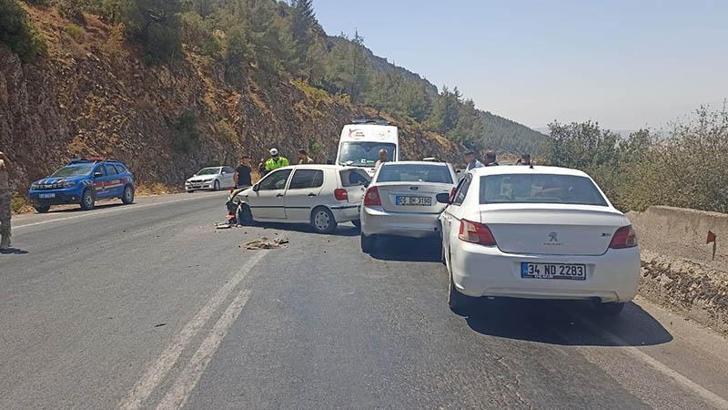 4 otomobil zincirleme kazaya karıştı: 9 yaralı