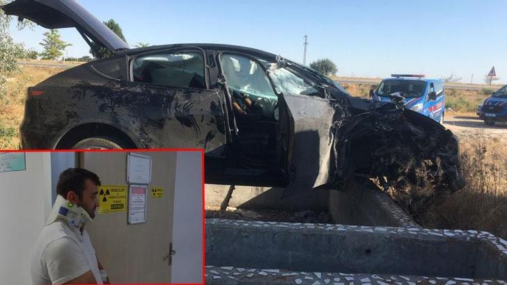 Düğünden dönen ailenin otomobili, TIR’a çarptı: 1'i ağır, 6 yaralı