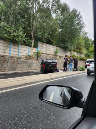 İstanbul - Sarıyer’de refüje vuran otomobil takla attı; sürücü yaralandı