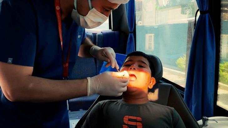 Menemen'de yaşlı, engelli ve çocuklar için mobil diş sağlığı hizmeti