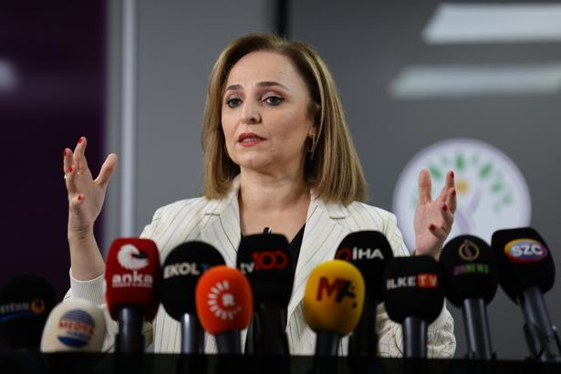 DEM Parti'li Doğan: Süreci, karşılıklı değişim ve dönüşüm süreci olarak ele almalıyız