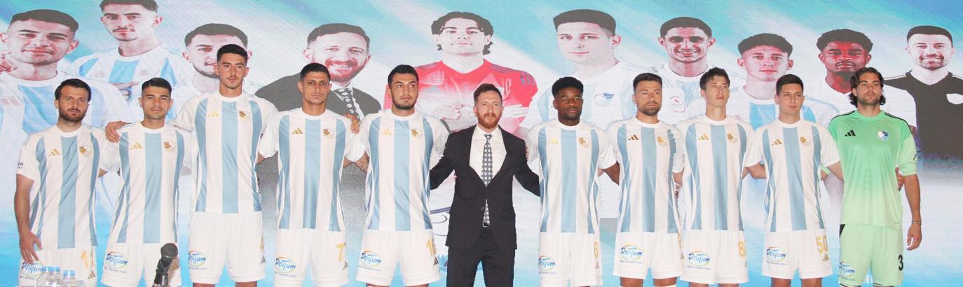 Erzurumspor FK'da yeni transferler için imza töreni düzenlendi