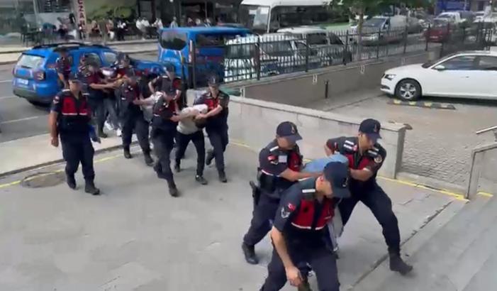 Tekirdağ'da 'yağma' ve 'kasten yaralama' şüphelisi 5 kişi tutuklandı