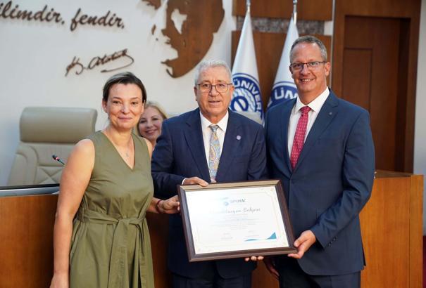 EÜ Spor Bilimleri Fakültesi'nde Spor Yöneticiliği Bölümü de akredite oldu