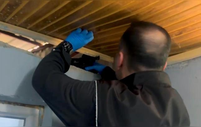 Evinden uyuşturucu haplar çıktı; 'Baş ağrımdan dolayı içiyorum' dedi