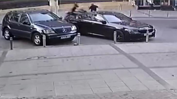 İstanbul- Zeytinburnu'nda motosikletiyle yayaya çarpan sürücü hayatını kaybetti