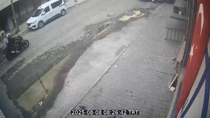 İstanbul- Küçükçekmece'de altın atölyesine ateş açan şüpheliler kamerada