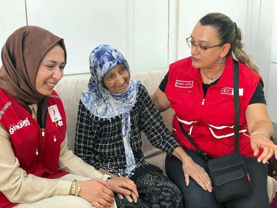 Türk Kızılay’dan yalnız yaşayan yaşlılara destek