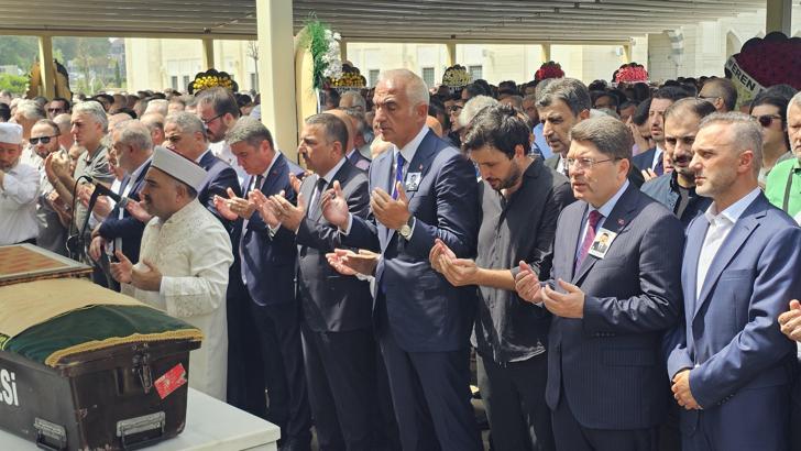 Bakanlar Ersoy ve Tunç, eski İl Başkanı Tosun'un cenazesine katıldı