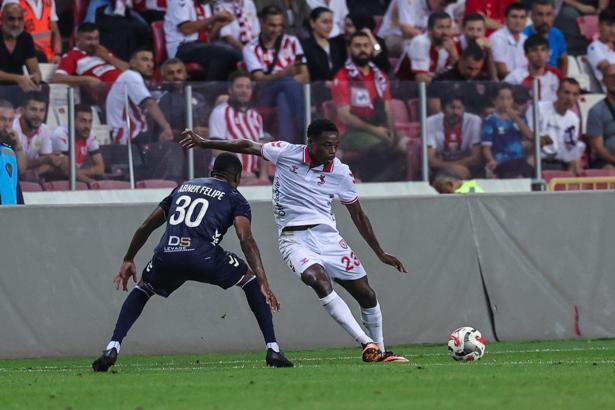 Samsunspor’da yeni transfer Musaba sakatlandı