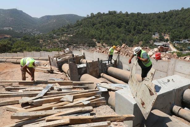 Bodrum'un patlayan hatlarını büyükşehir yeniliyor