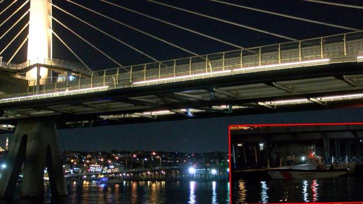 Beyoğlu'nda, köprüden denize düşen kişi için arama çalışmaları başlatıldı