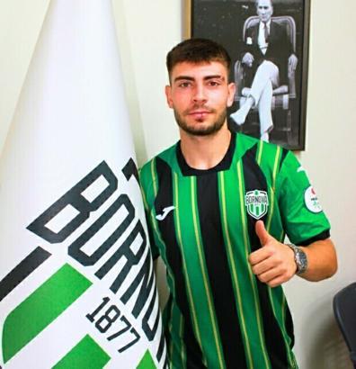 Bornova 1877'den sol bek transferi