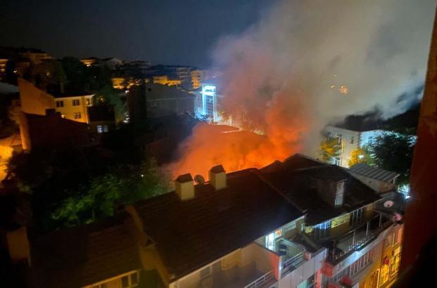 Kuaför dükkanı yangında kullanılamaz hale geldi