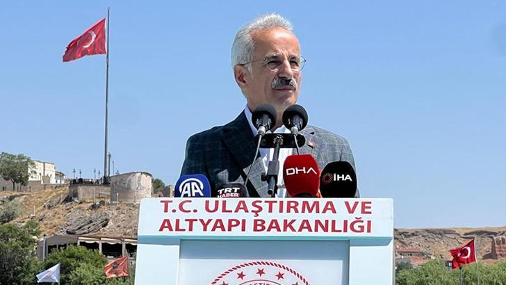 Bakan Uraloğlu: Tarihi yapılarımızı ayağa kaldırmak için var gücümüzle çalışıyoruz