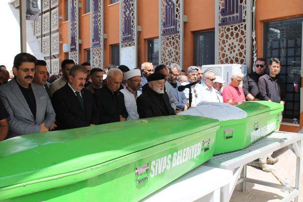 Destici, Sivas'ta cenaze namazına katıldı