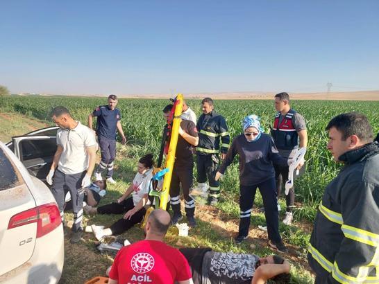 Mardin’de otomobil şarampole devrildi; 4 yaralı