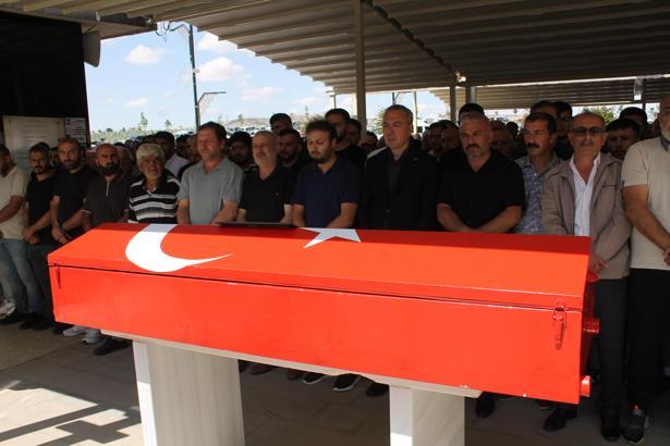 Makamında ölü bulunan muhtar toprağa verildi