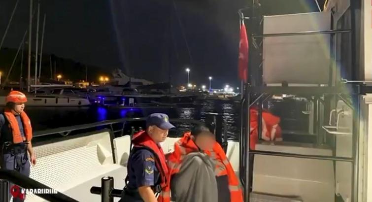 Bakan Yerlikaya: İzmir Karaburun’da batan teknede 3 vatandaşımız kurtarıldı