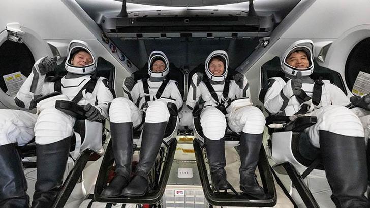 NASA'nın Crew-10 ekibi dünyaya döndü