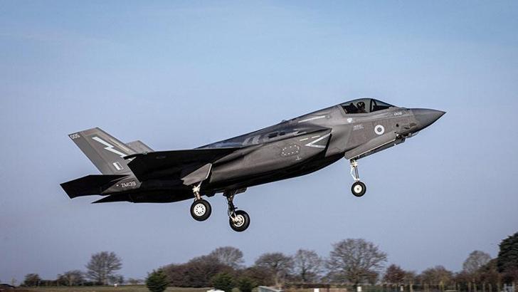 İngiltere'ye ait F-35 acil iniş yaptı
