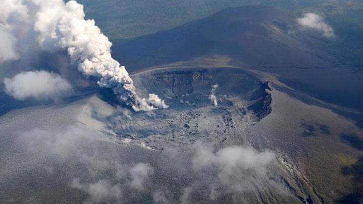 Japonya'da yanardağ patlaması