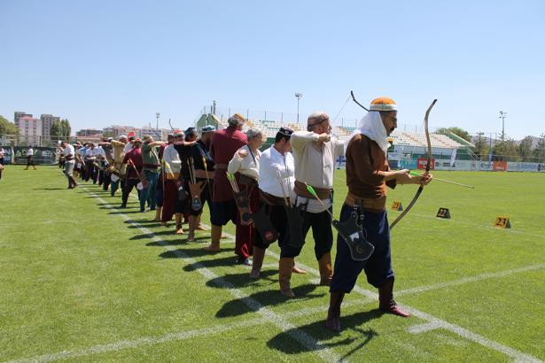 Gençler ve Büyükler Açık Hava Puta Türkiye Şampiyonası Sivas'ta devam ediyor