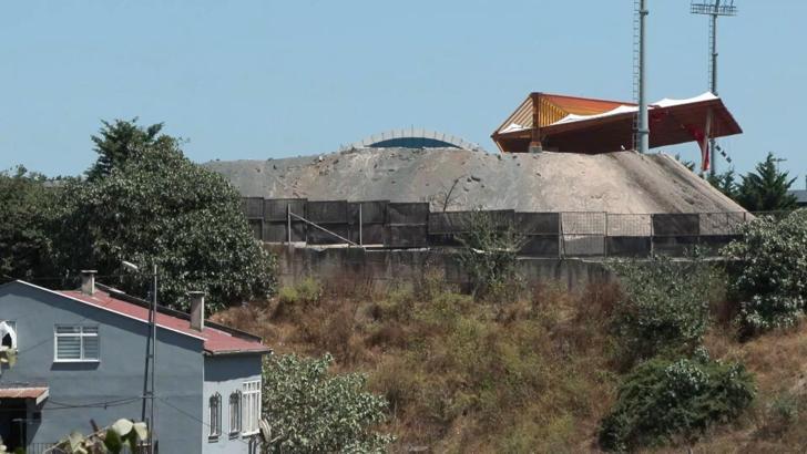 İstanbul - Ümraniye'de mahalleli asfalt fabrikasından şikayetçi: 'Bahçelerimizden, meyvelerimizden faydalanamıyoruz'