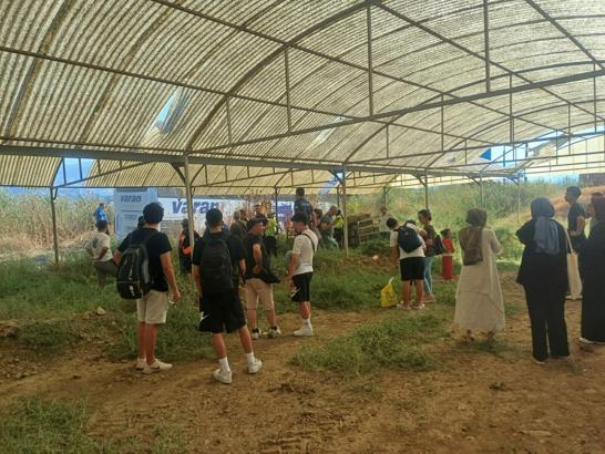 Manisa'da yolcu otobüsü fabrikanın bahçesine girdi: 3 yaralı