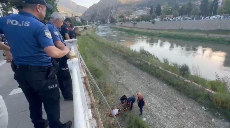 8 metreden nehir kıyısına düşüp yaralandı