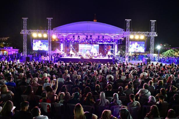 Neşet Ertaş Kültür ve Müzik Festivali, 'deprem' nedeniyle yarıda kesildi