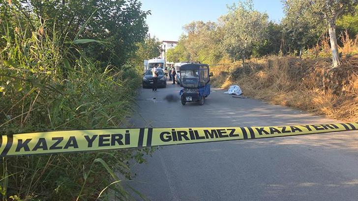 Yol ortasında duran 3 tekerlekli motosikletinde ölü bulundu