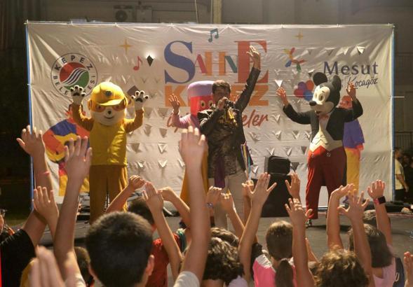 Sahne Kepez Ulus Mahallesi'ne renk kattı