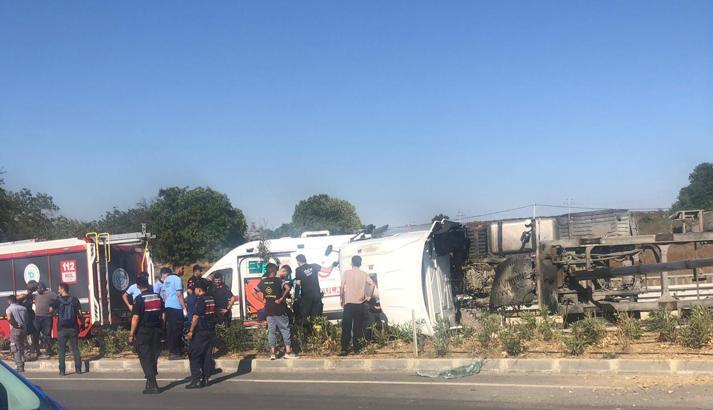 Tekirdağ'da devrilen kamyonun sürücüsü yaralandı