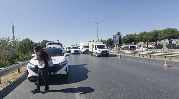 İstanbul - Bayrampaşa'da otomobilin çarptığı skuter sürücüsü hayatını kaybetti